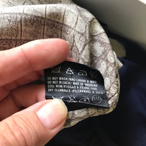 100% Silk Alligator Print Blouse - Picture 7 of 7